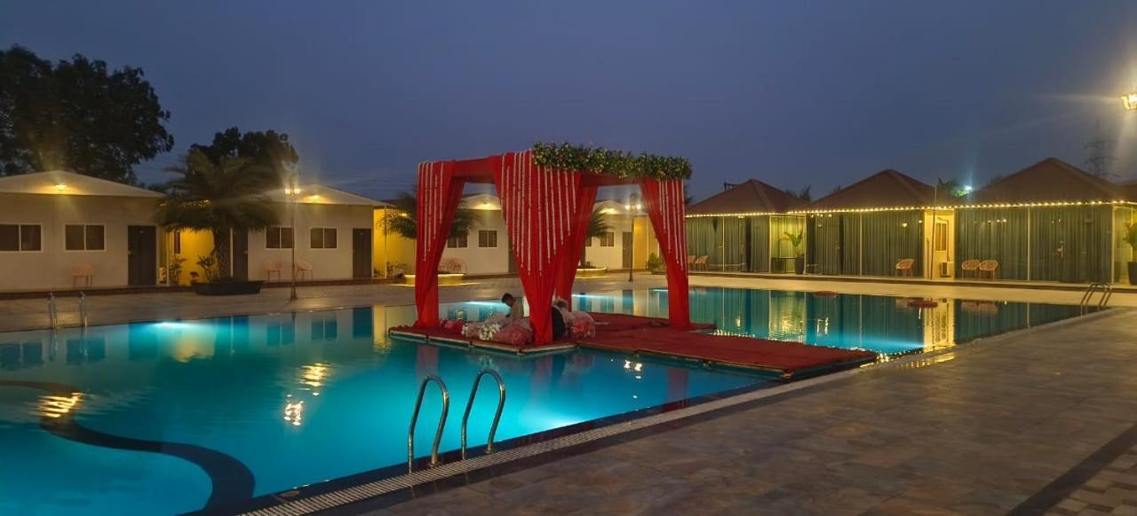 Vss Lawns & Resorts Llp Shahada ภายนอก รูปภาพ