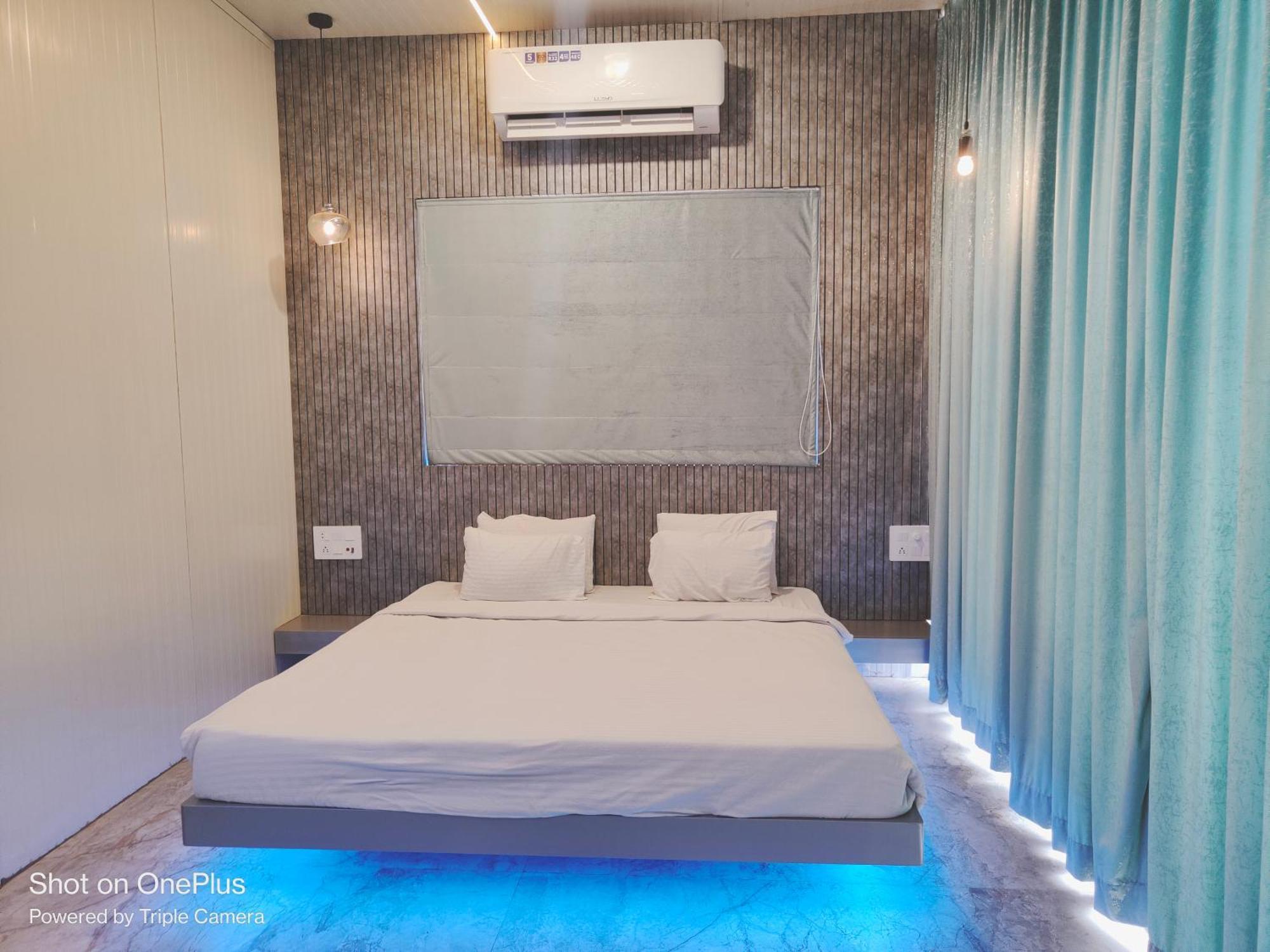 Vss Lawns & Resorts Llp Shahada ภายนอก รูปภาพ